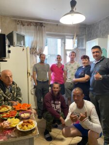 Мы готовы принять вас в нашу семью и помочь вам преодолеть любые жизненные трудности